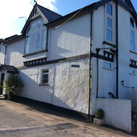 ドーリッシュ The Coach House Bed & Breakfast エクステリア 写真
