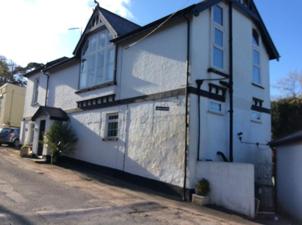 ドーリッシュ The Coach House Bed & Breakfast エクステリア 写真
