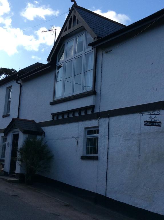 ドーリッシュ The Coach House Bed & Breakfast エクステリア 写真