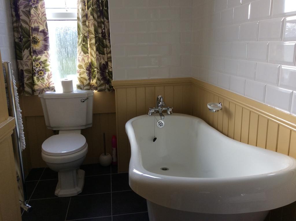 ドーリッシュ The Coach House Bed & Breakfast エクステリア 写真